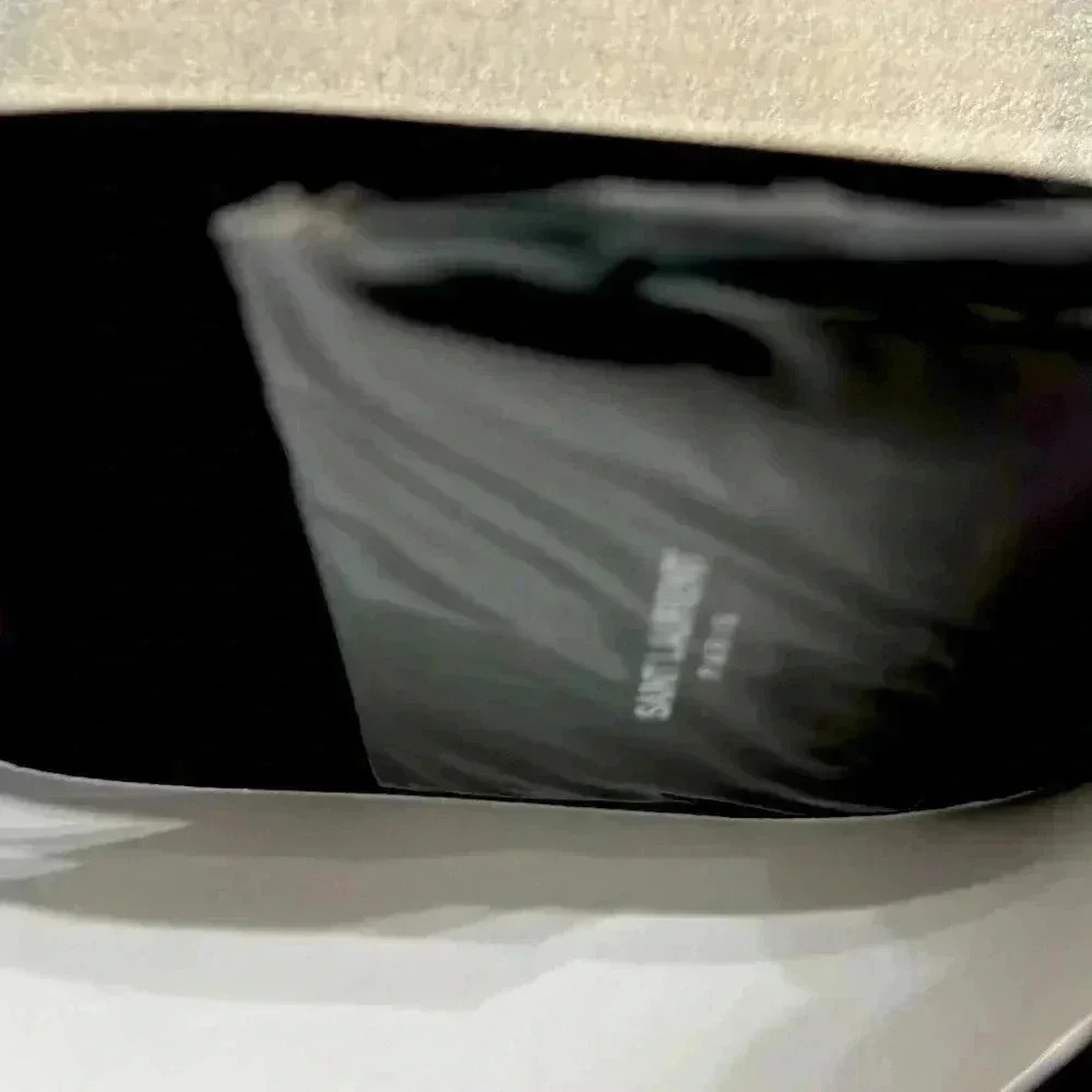 YSL Monogram Large Flap Wallet in Grained Leather

NEW NEVER USED - Picture 4 of 6